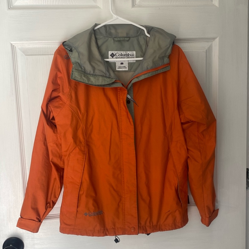 Columbia Sportswear Company. Size S. Orange and gray. Perfect condition